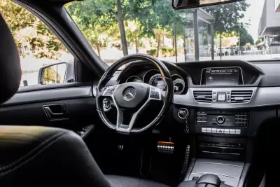 Mercedes-Benz E 250 2016 - 23750 EUR, 215762 km - AUTO.MOTO.pt - 215762km - foto 29 de 39