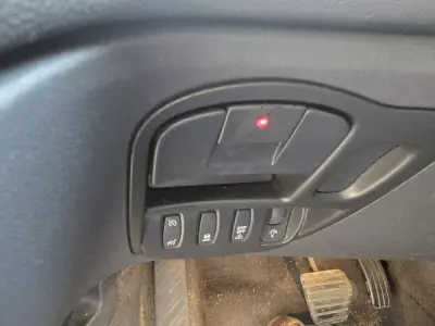 Renault Espace 2013 - 7999 EUR, 238595 km - AUTO.MOTO.pt - 238595km - foto 17 de 28
