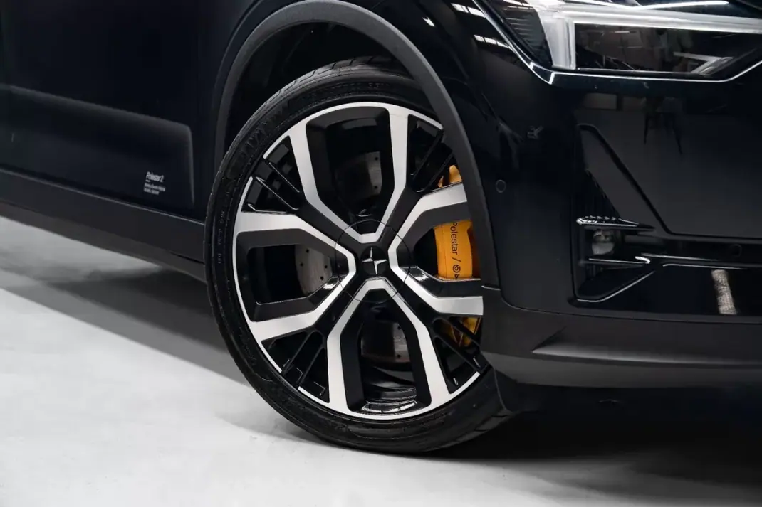 Polestar 2 2023 - 37950 EUR, 44000 km - AUTO.MOTO.pt - 44000km - foto 4 de 51