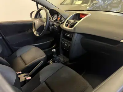 Peugeot 207 2010 - 6990 EUR, 125000 km - 125000km - foto 6 de 27