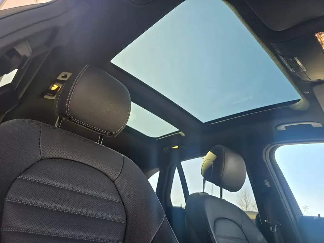 Mercedes-Benz GLC 300 2021 - 45980 EUR, 138000 km - AUTO.MOTO.pt - 138000km - foto 25 de 60