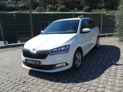 Skoda Fabia Break 2022 - 14500 EUR, 55406 km - AUTO.MOTO.pt - 55406km - foto 2 de 18