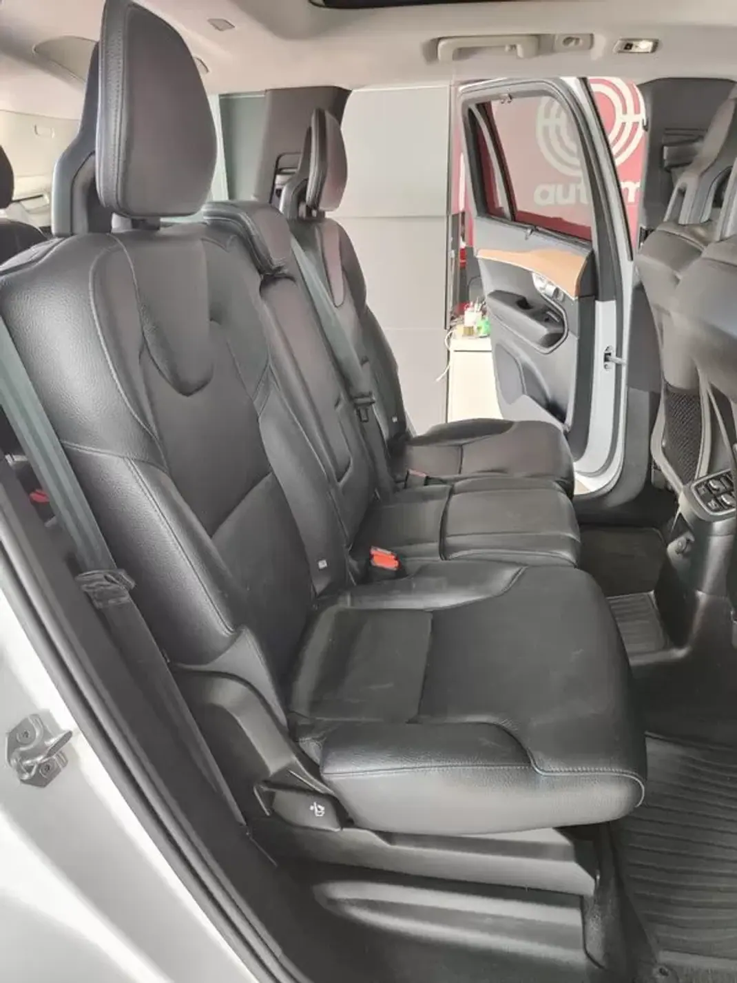 Volvo XC 90 2021 - 49950 EUR, 70500 km - AUTO.MOTO.pt - 70500km - foto 20 de 41