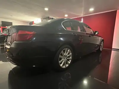 BMW 520 2011 - 10500 EUR, 368699 km - AUTO.MOTO.pt - 368699km - foto 6 de 23
