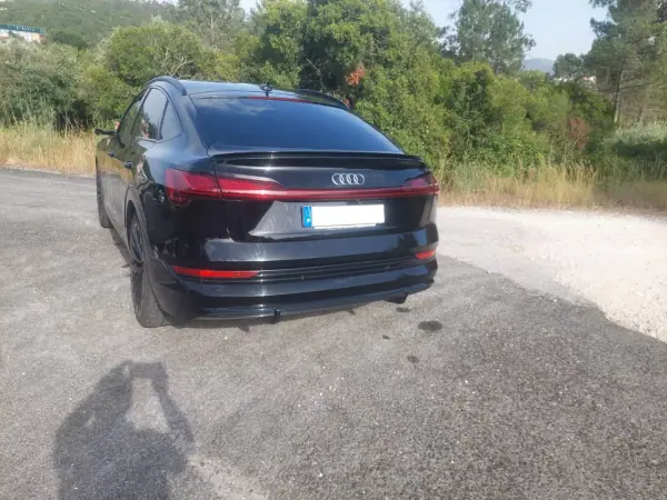 Audi e-tron Sportback 2021 - 35300 EUR, 123480 km - AUTO.MOTO.pt - 123480km - foto 6 de 15