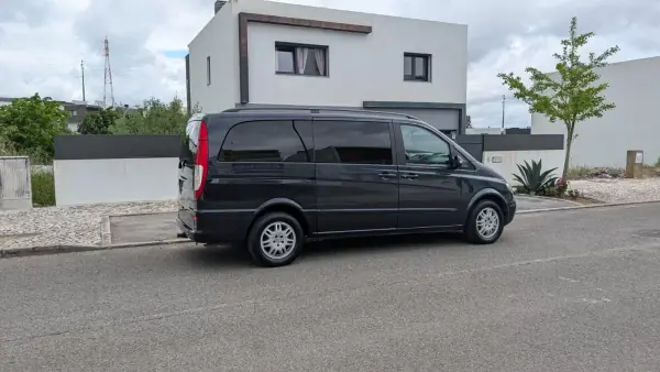 Mercedes-Benz Viano 2005 - 15500 EUR, 296429 km - AUTO.MOTO.pt - 296429km - foto 4 de 17