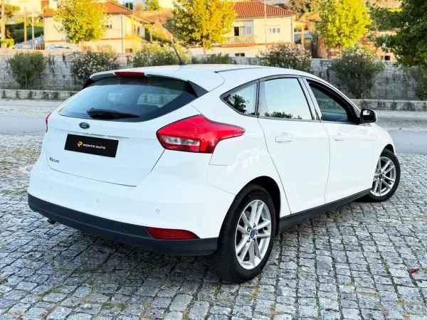 Ford Focus 2016 — foto 2 de 10