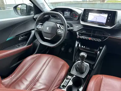 Peugeot 2008 2021 - 16900 EUR, 130000 km - AUTO.MOTO.pt - 130000km - foto 31 de 61