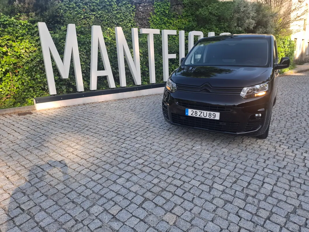 Citroën BERLINGO 3 LUGARES 2020 - 10250 EUR, 230000 km - AUTO.MOTO.pt - 230000km - foto 12 de 12