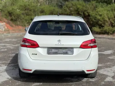 Peugeot 308 SW 2015 - 9900 EUR, 107000 km - AUTO.MOTO.pt - 107000km - foto 28 de 29