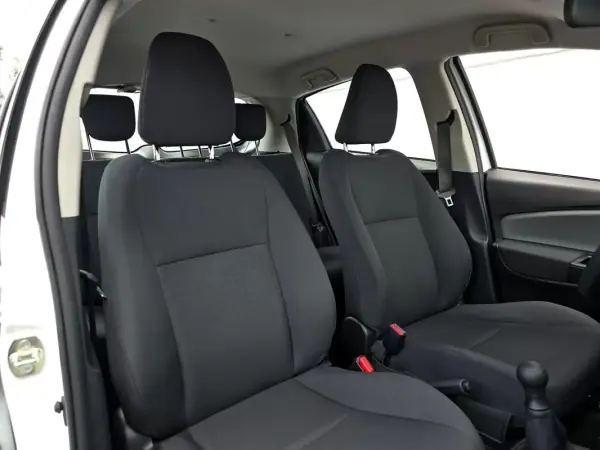 Toyota Yaris 2019 - 11500 EUR, 35900 km - AUTO.MOTO.pt - 35900km - foto 16 de 21