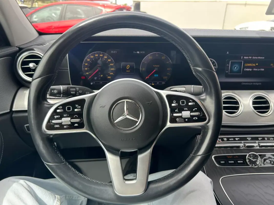 Mercedes-Benz E 300 2020 - 28990 EUR, 140000 km - AUTO.MOTO.pt - 140000km - foto 13 de 23