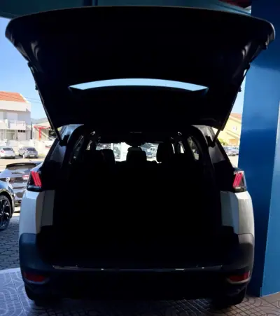 Peugeot 5008 2024 - 27950 EUR, 40000 km - AUTO.MOTO.pt - 40000km - foto 26 de 32