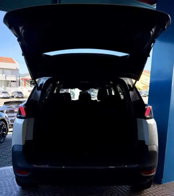 Peugeot 5008 2024 - 27950 EUR, 40000 km - AUTO.MOTO.pt - 40000km - foto 26 de 32