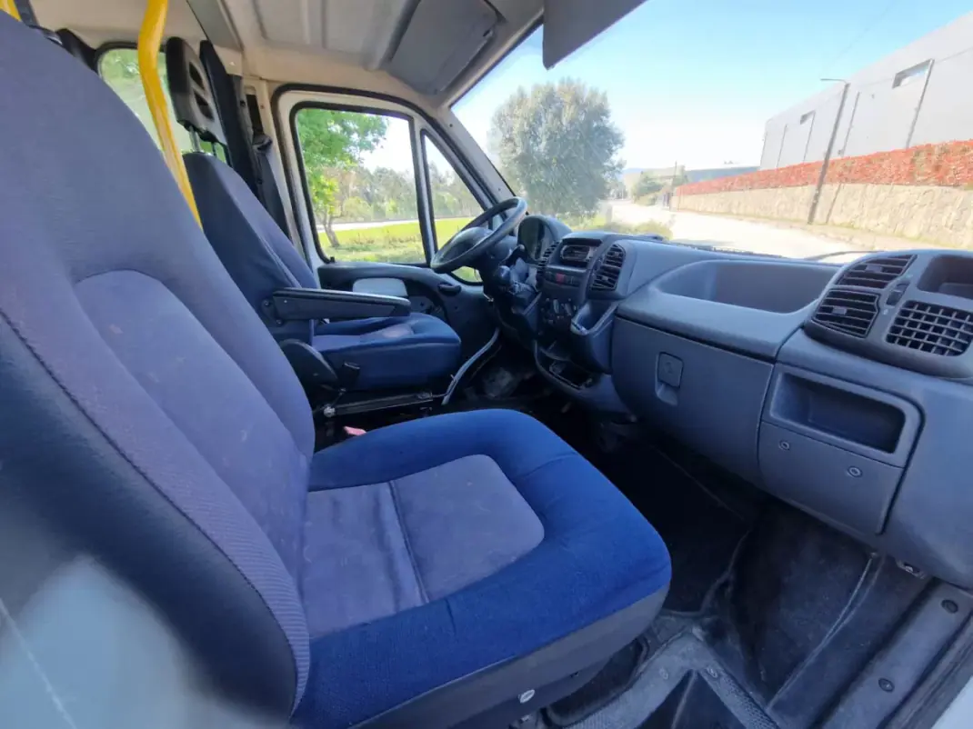 Fiat Ducato 2004 - 10500 EUR, 275000 km - AUTO.MOTO.pt - 275000km - foto 8 de 11