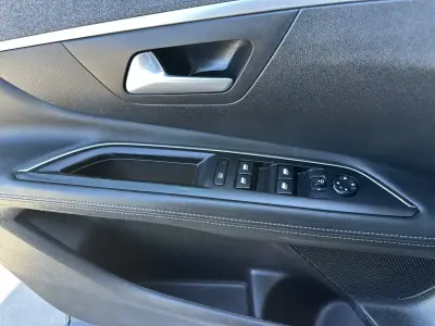 Peugeot 3008 2018 - 14900 EUR, 240000 km - 240000km - foto 23 de 62
