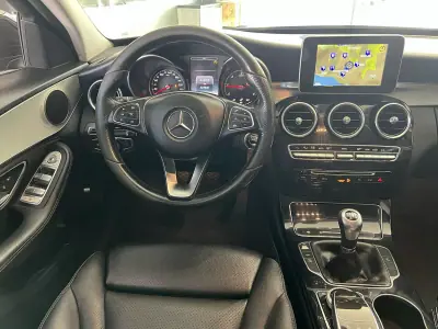 Mercedes-Benz C 200 2015 - 16600 EUR, 229781 km - AUTO.MOTO.pt - 229781km - foto 9 de 23