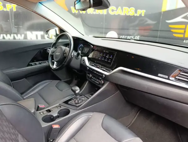 Kia Niro 2022 - 19250 EUR, 130477 km - 130477km - foto 20 de 23
