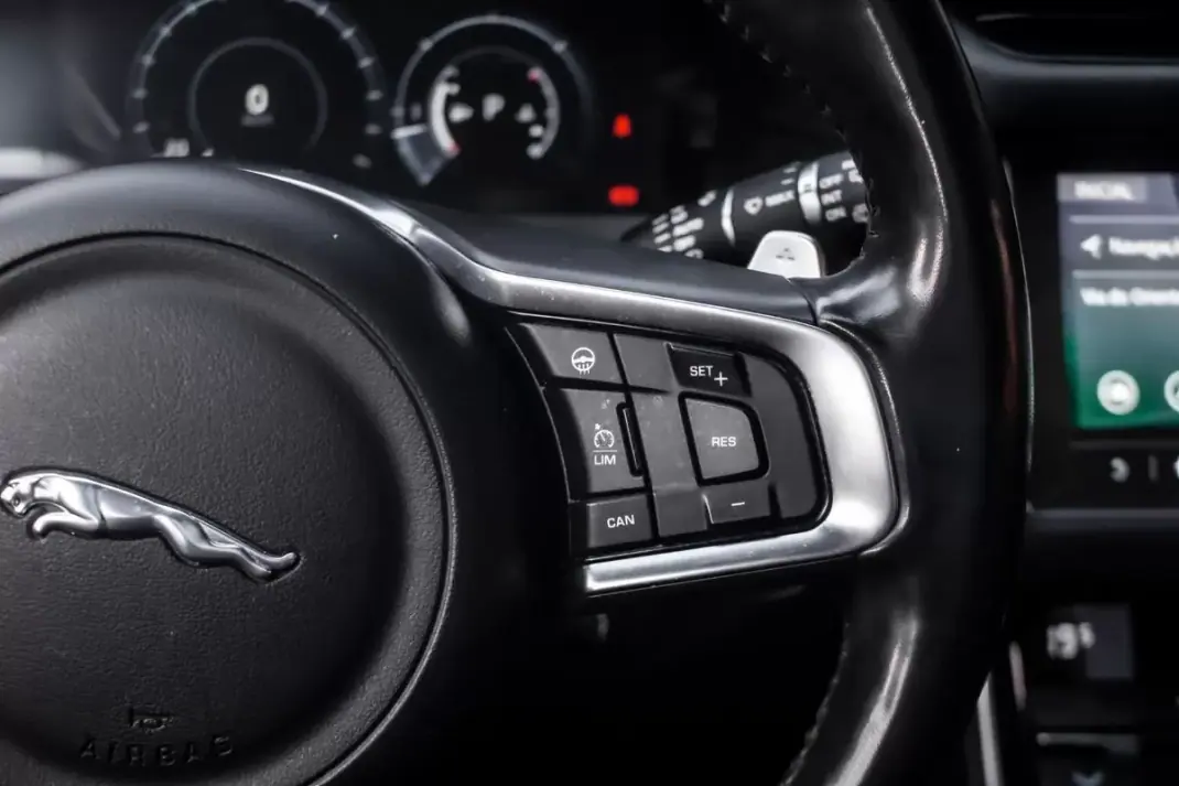 Jaguar XF Sportbrake 2019 - 23990 EUR, 147458 km - AUTO.MOTO.pt - 147458km - foto 15 de 45