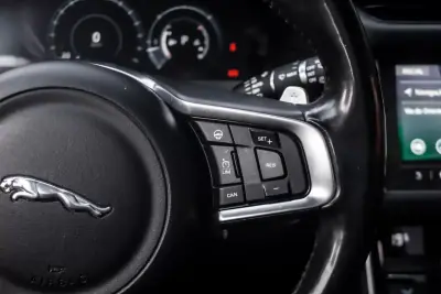 Jaguar XF Sportbrake 2019 - 23990 EUR, 147458 km - AUTO.MOTO.pt - 147458km - foto 15 de 45