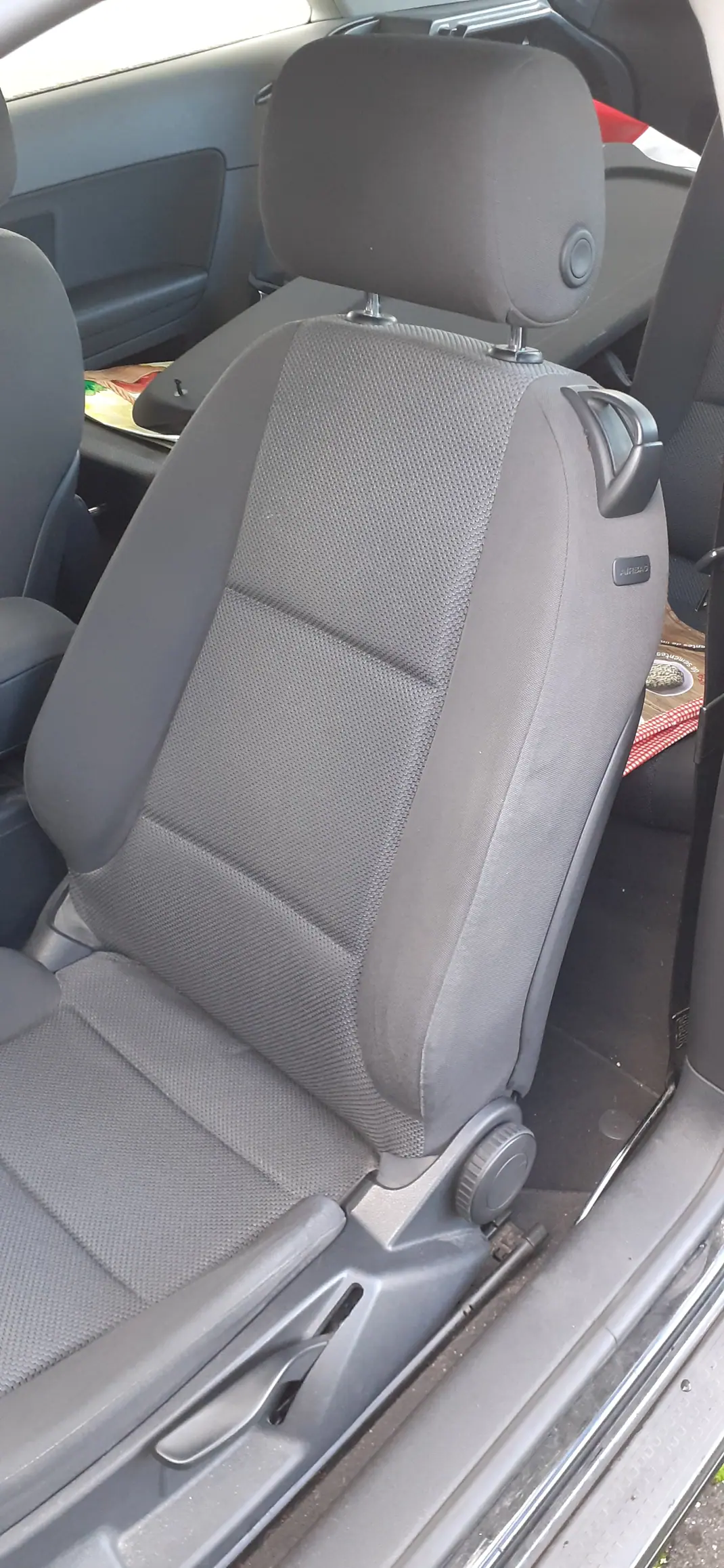 Audi A3 2010 - 6500 EUR, 195000 km - AUTO.MOTO.pt - 195000km - foto 5 de 7