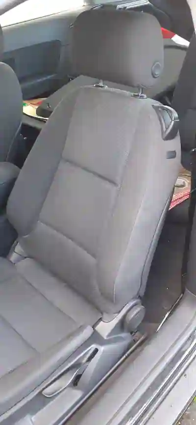 Audi A3 2010 - 6500 EUR, 195000 km - AUTO.MOTO.pt - 195000km - foto 5 de 7