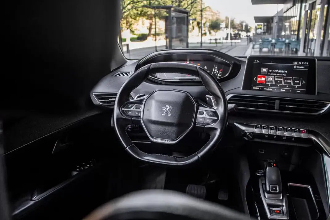 Peugeot 3008 2018 - 16890 EUR, 127901 km - AUTO.MOTO.pt - 127901km - foto 34 de 43
