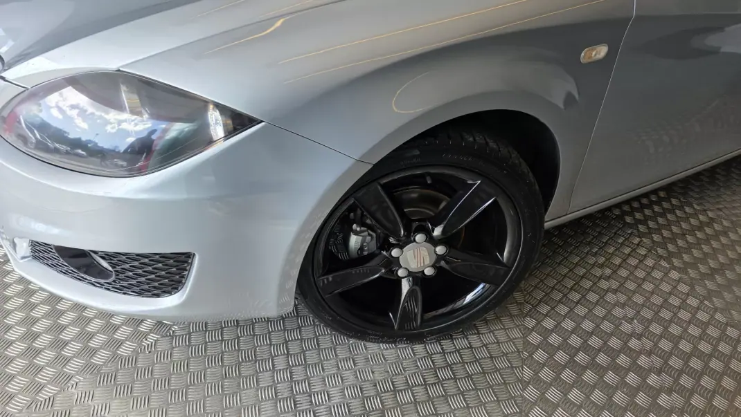 SEAT Leon 2011 - 8900 EUR, 188295 km - AUTO.MOTO.pt - 188295km - foto 27 de 52