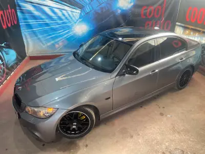 BMW 318 2010 - 10999 EUR, 181000 km - AUTO.MOTO.pt - 181000km - foto 6 de 46