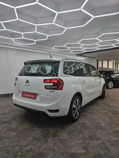 Citroën C4 Grand Picasso 2018 - 13650 EUR, 245556 km - AUTO.MOTO.pt - 245556km - foto 28 de 43
