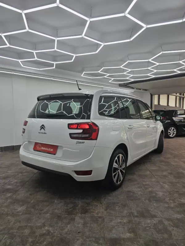 Citroën C4 Grand Picasso 2018 - 13650 EUR, 245556 km - AUTO.MOTO.pt - 245556km - foto 28 de 43