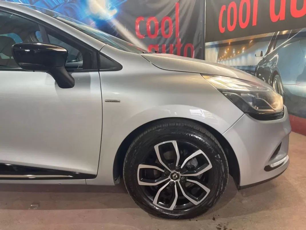 Renault Clio 2019 - 11750 EUR, 106000 km - AUTO.MOTO.pt - 106000km - foto 23 de 45
