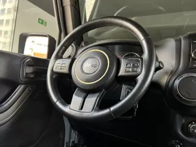Jeep Wrangler 2014 - 39990 EUR, 115000 km - AUTO.MOTO.pt - 115000km - foto 15 de 54