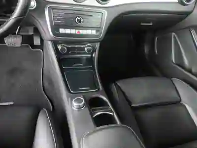 Mercedes-Benz C 180 2017 - 19900 EUR, 191000 km - AUTO.MOTO.pt - 191000km - foto 10 de 12