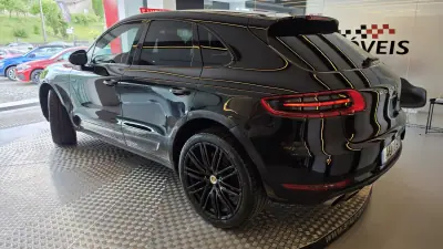 Porsche Macan 2014 - 33900 EUR, 211992 km - AUTO.MOTO.pt - 211992km - foto 19 de 58