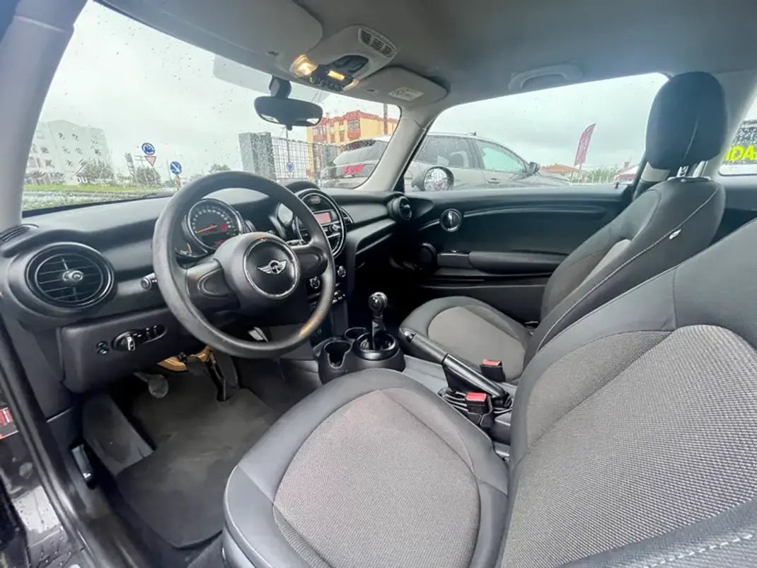 MINI Cooper 2014 - 12750 EUR, 153852 km - AUTO.MOTO.pt - 153852km - foto 11 de 25