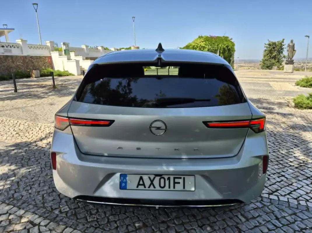 Opel Astra 2023 - 21900 EUR, 87492 km - 87492km - foto 5 de 22