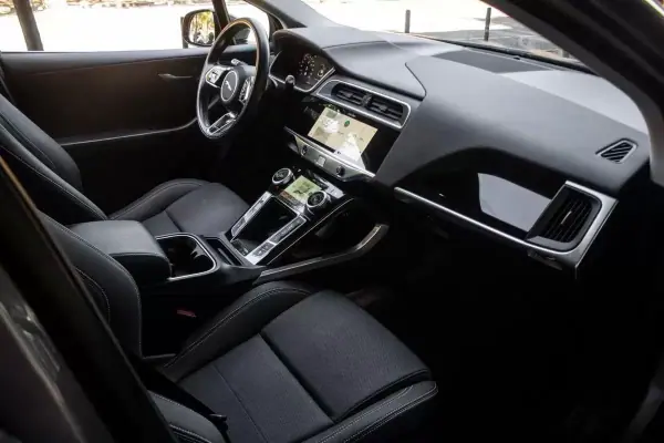 Jaguar I-Pace 2021 - 28750 EUR, 135489 km - AUTO.MOTO.pt - 135489km - foto 25 de 43