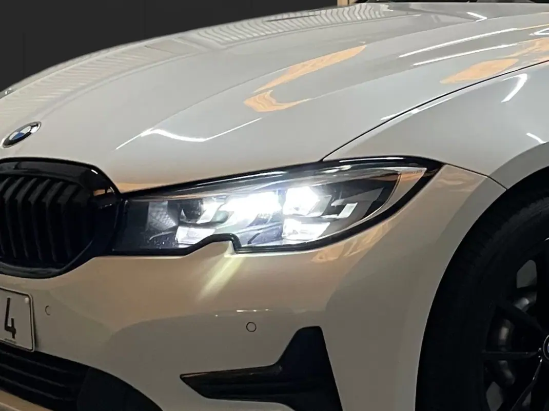 BMW 330e 2019 - 23950 EUR, 154443 km - 154443km - foto 5 de 20