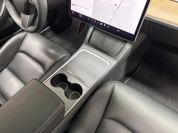 Tesla Model 3 2021 - 26450 EUR, 64959 km - AUTO.MOTO.pt - 64959km - foto 44 de 53