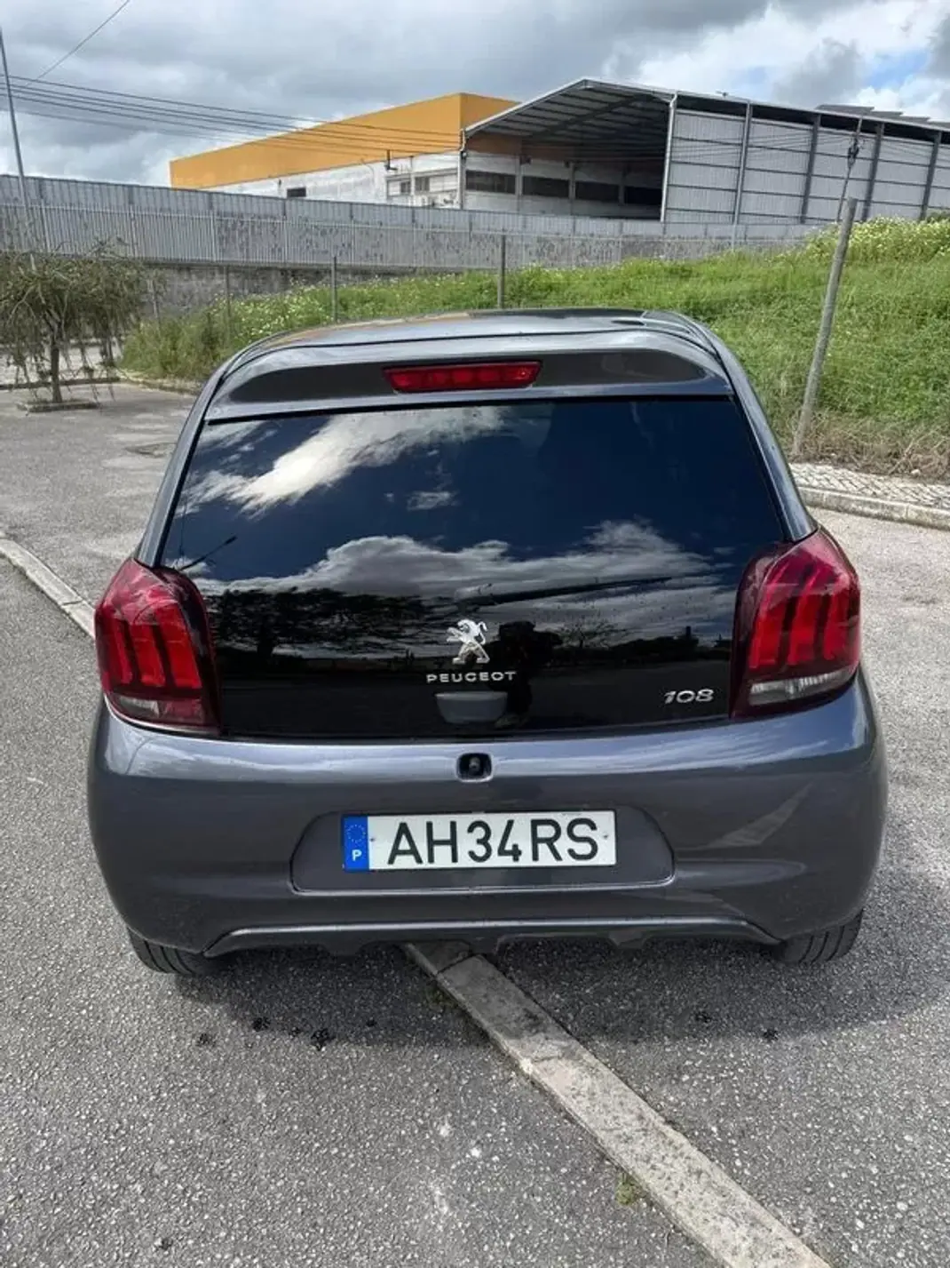 Peugeot 108 2021 - 11000 EUR, 62048 km - AUTO.MOTO.pt - 62048km - foto 14 de 32