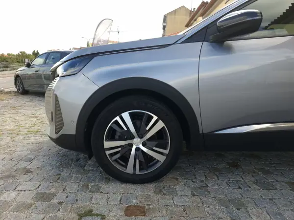 Peugeot 3008 2023 - 18990 EUR, 64989 km - 64989km - foto 7 de 18