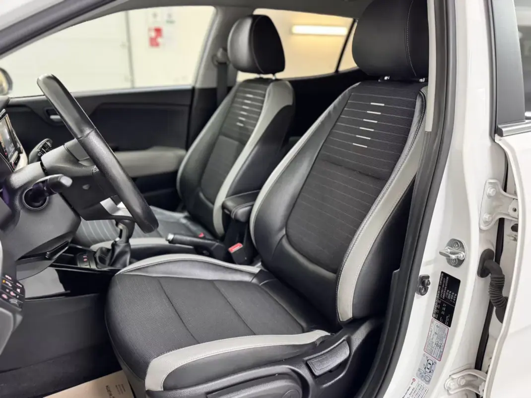 Kia Stonic 2019 - 15750 EUR, 68000 km - AUTO.MOTO.pt - 68000km - foto 28 de 60
