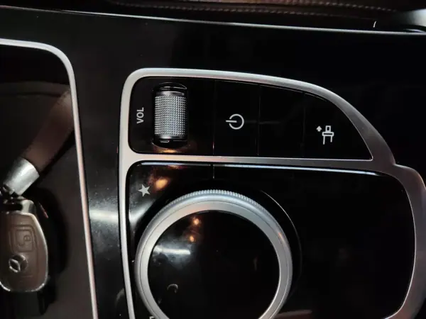Mercedes-Benz C 250 2016 - 25990 EUR, 219000 km - AUTO.MOTO.pt - 219000km - foto 30 de 38