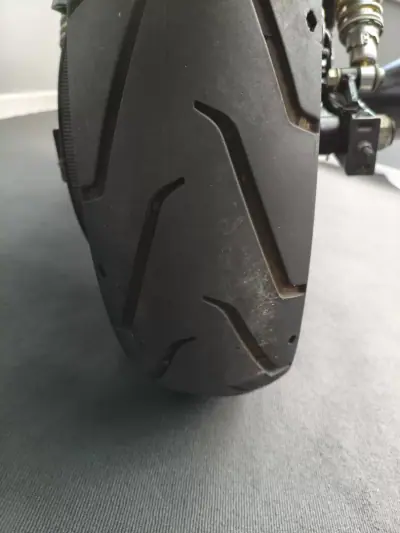 Harley-Davidson Dyna Glide Street Bob 2016 - 5950 EUR, 3000 km - AUTO.MOTO.pt - 3000km - foto 20 de 21