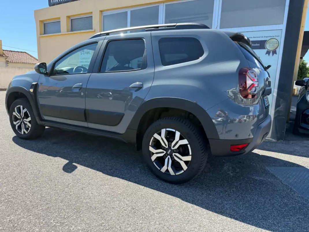 Dacia Duster 2024 - 22480 EUR, 50000 km - 50000km - foto 2 de 4