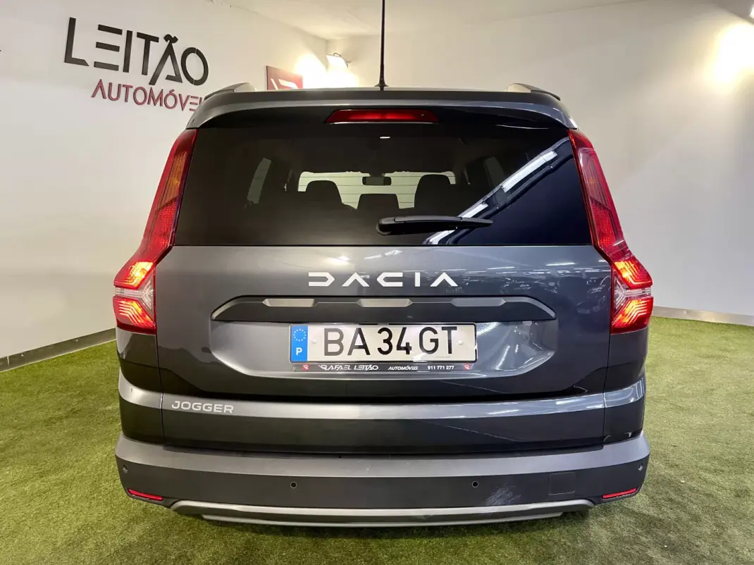 Dacia Jogger 2023 - 14950 EUR, 107000 km - AUTO.MOTO.pt - 107000km - foto 20 de 33