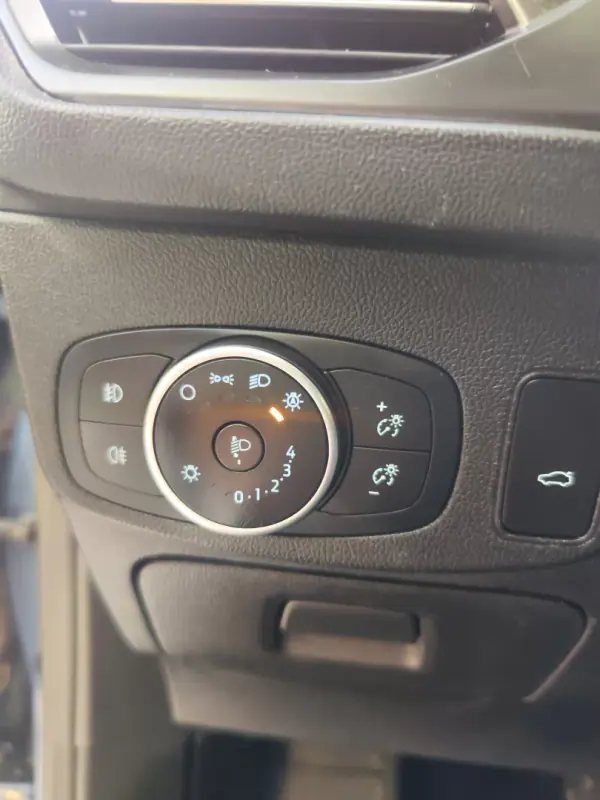 Ford Focus SW 2019 - 12980 EUR, 149000 km - AUTO.MOTO.pt - 149000km - foto 28 de 44