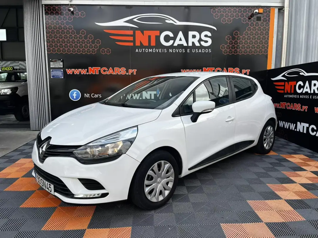 Renault Clio 2016 - 10900 EUR, 213258 km - AUTO.MOTO.pt - 213258km - foto 1 de 13