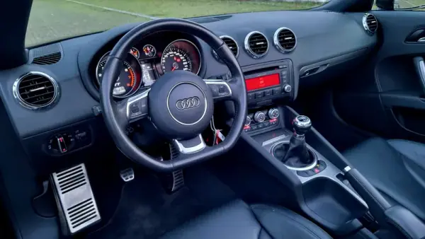 Audi TT Roadster 2011 - 19500 EUR, 52000 km - AUTO.MOTO.pt - 52000km - foto 5 de 20